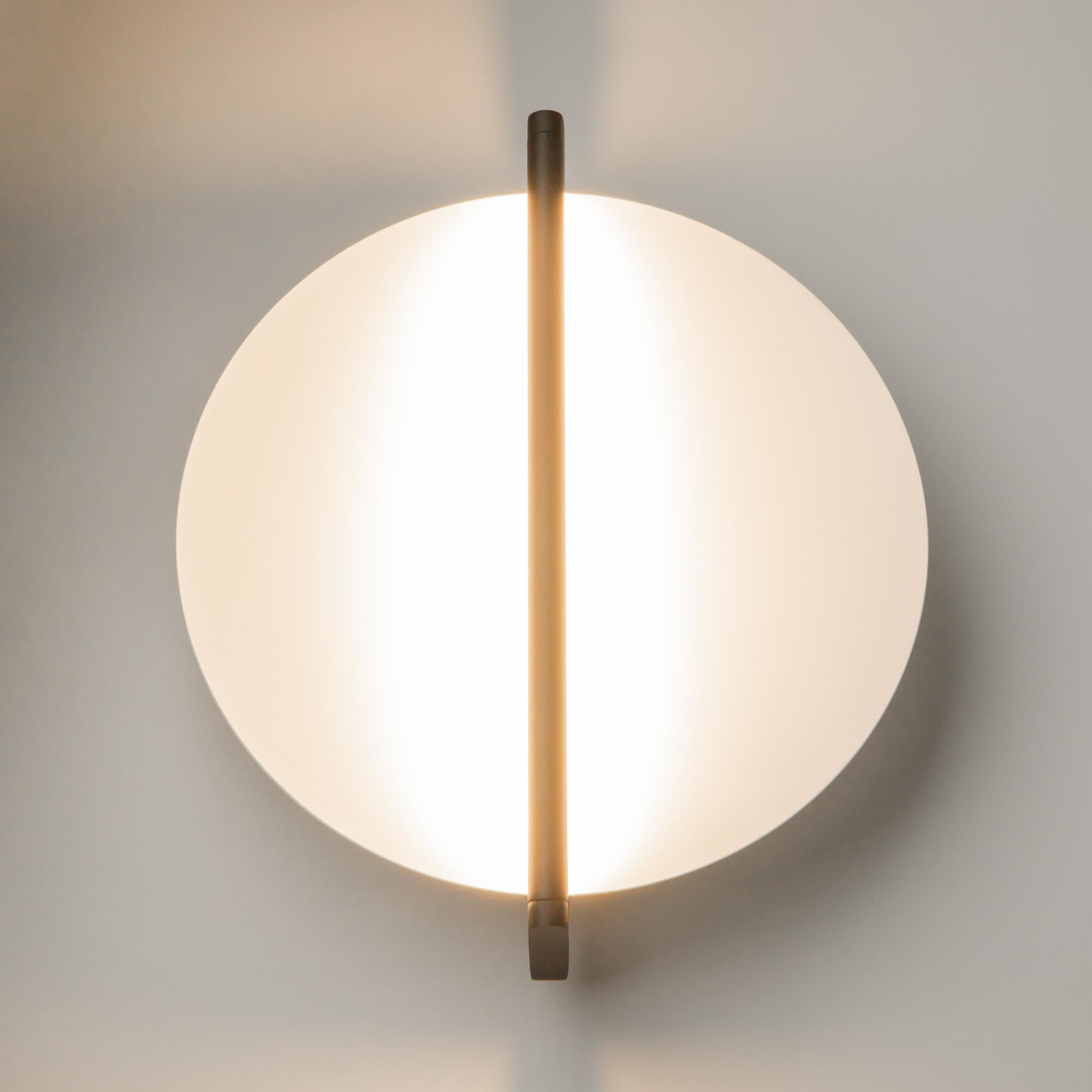 Mira Circular LED Washer Wall Lamp, Black Metal, White Reflector, 14W, 3000k